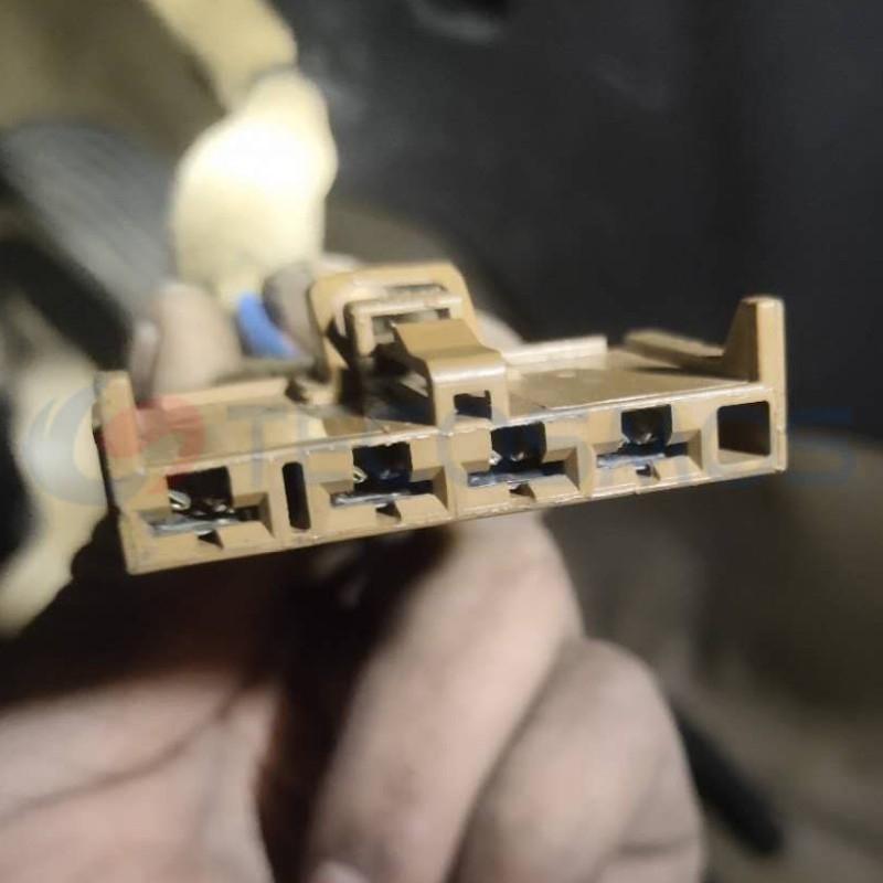 Car Connector For Mitsubishi blower resistor 4pin CT4-0271M