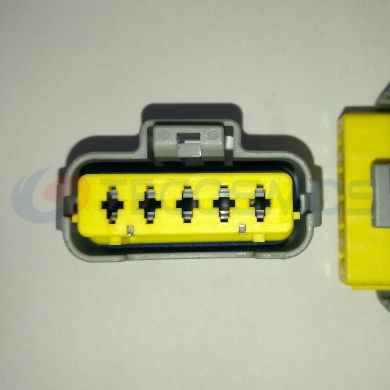 Car Connector For Peugeot headlights 5pin CT5-0002M