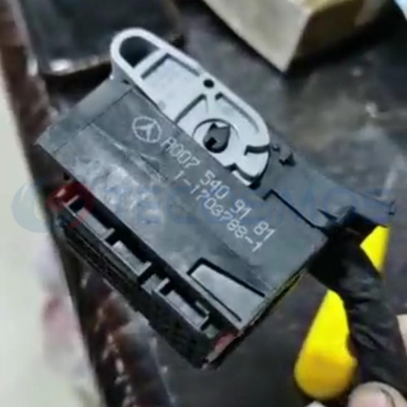 Car Connector For Mercedes A0075409181 gray clip 58 pin CT58-0004M