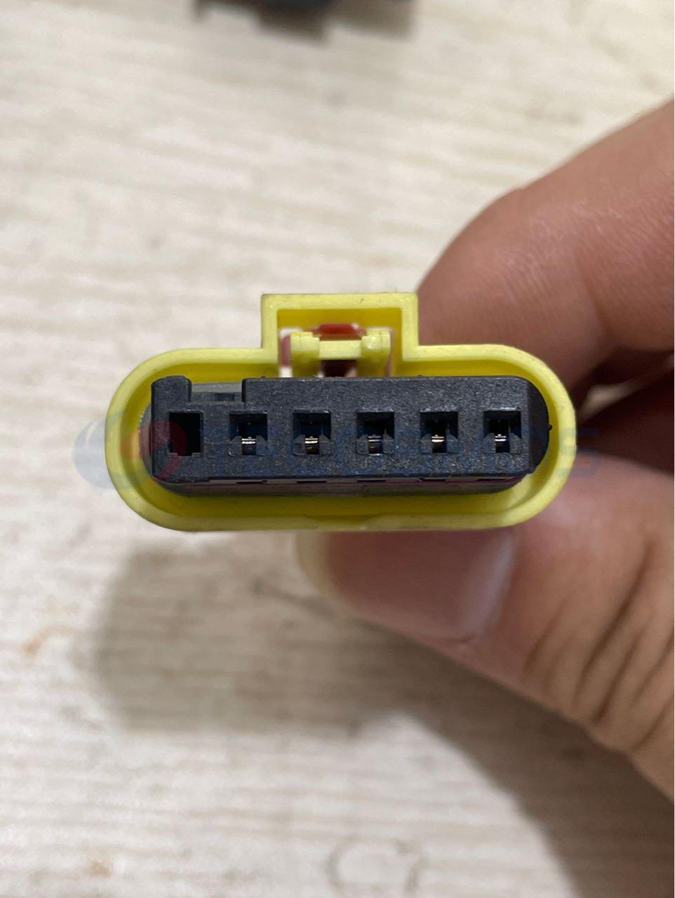 Car Connector For Radar has 1 dead hole and 6 pins CT6-0016M-8