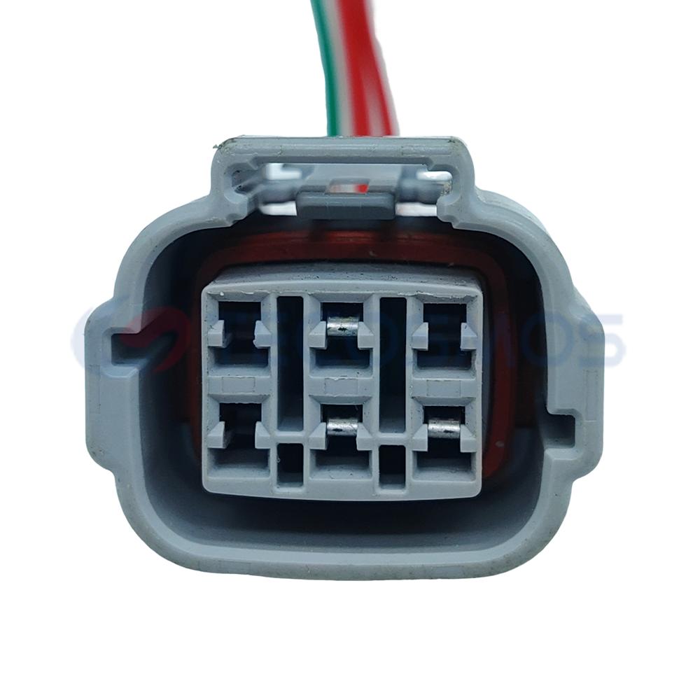 Car Connector For Toyota has slots on both sides for 6 Pins CT6-0050M-6
