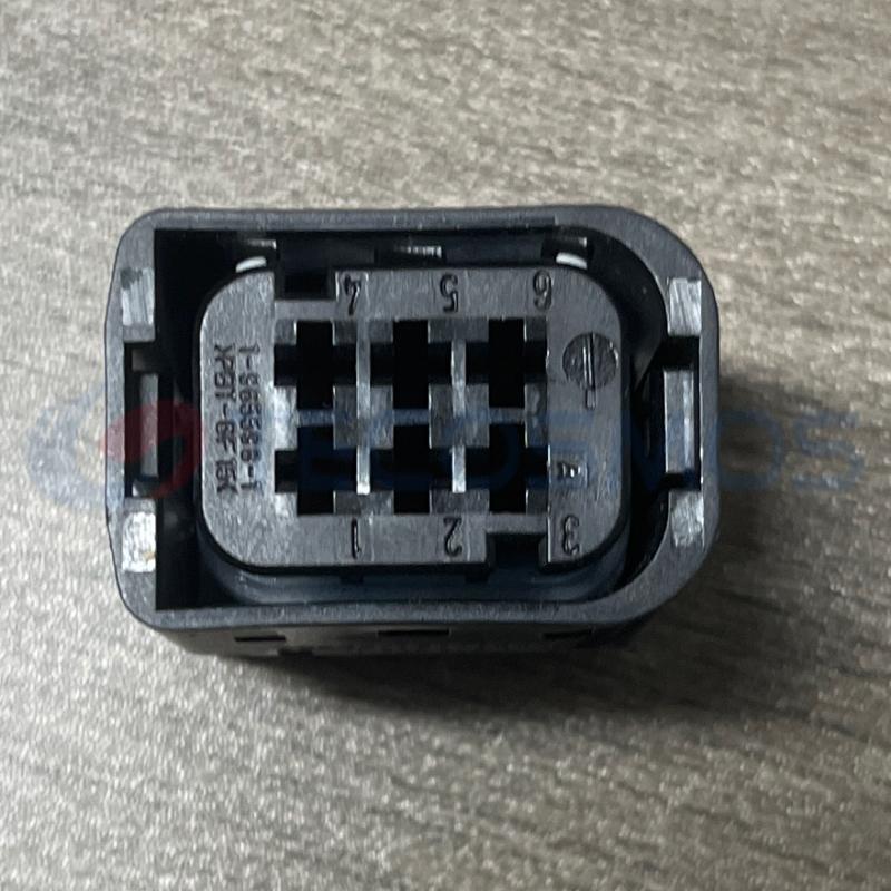 Car Connector For Mercedes Benz clutch motor A0015409181 6pin CT6-0128M-1
