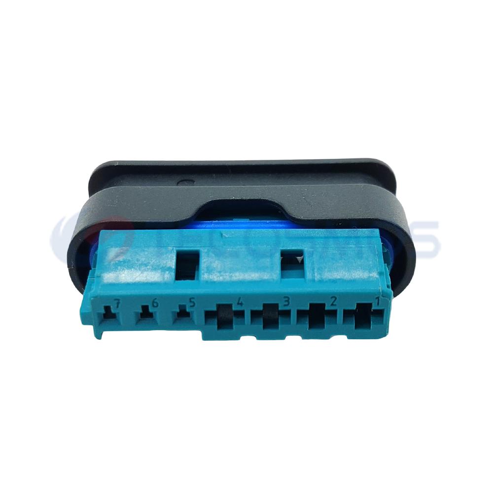 Car Connector For Mercedes Benz gasoline pump plug A1715450128 A0029824626 7pin CT7-0009M