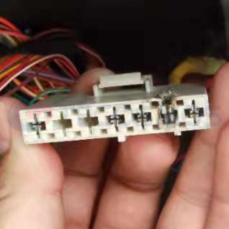 Car Connector For BMW 13987 19126 61 13-9 227 693 7pin CT7-0025M-3