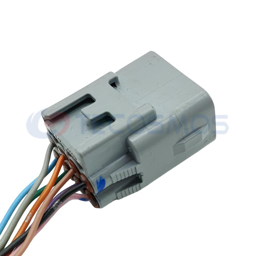 Car Connector For Upper positioning male plug 8pin CT8-0017G-3