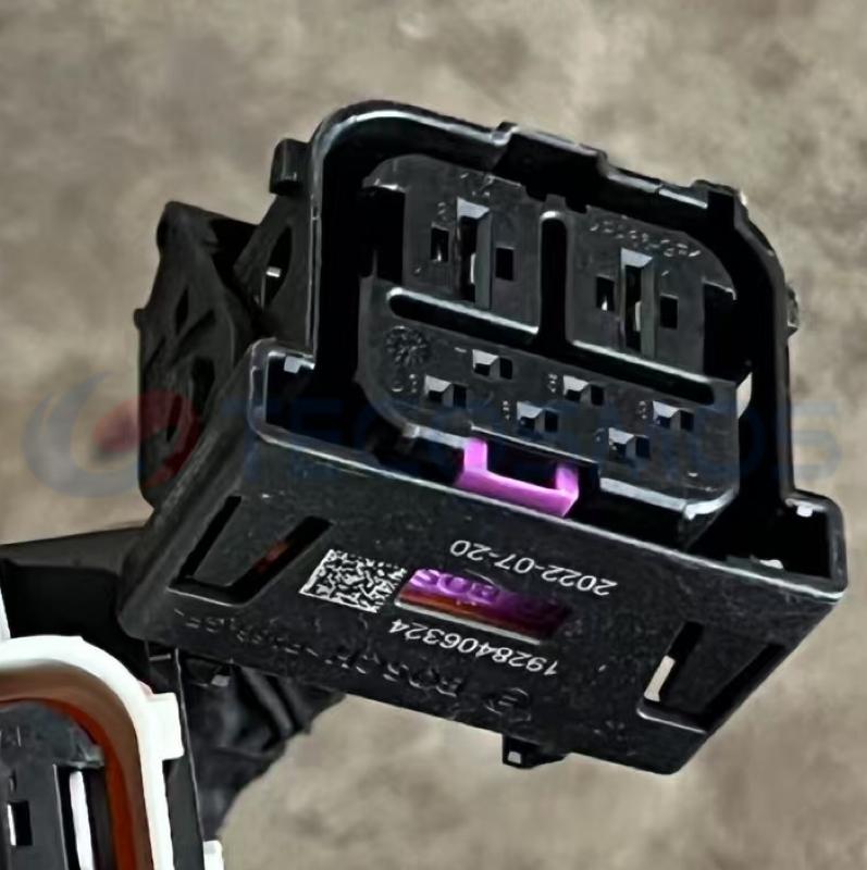 Car Connector For Black 8pin CT8-0202M-1