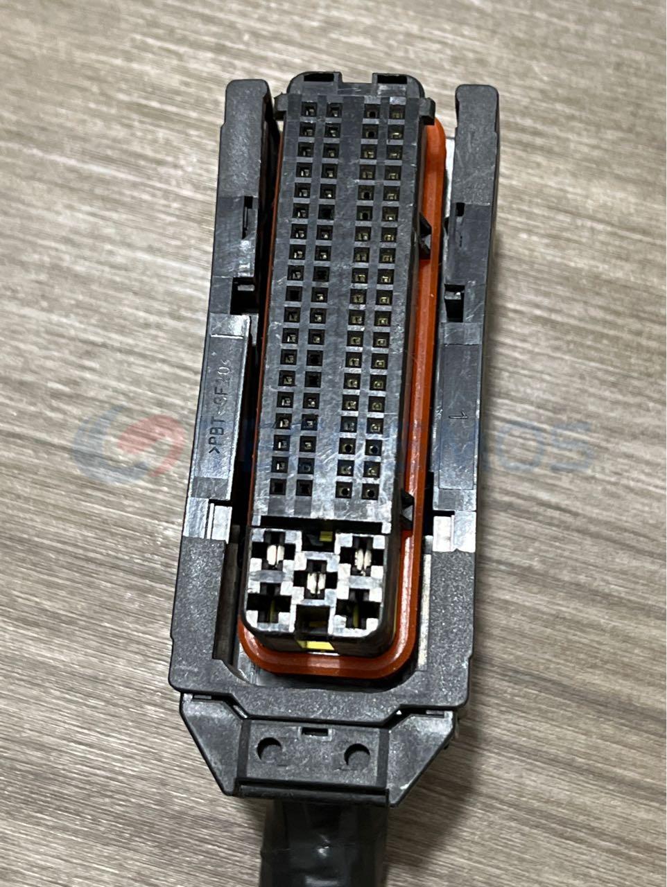 Car Connector For Zotye computer board plug large wire outlet 81 pin CT81-0001M-3