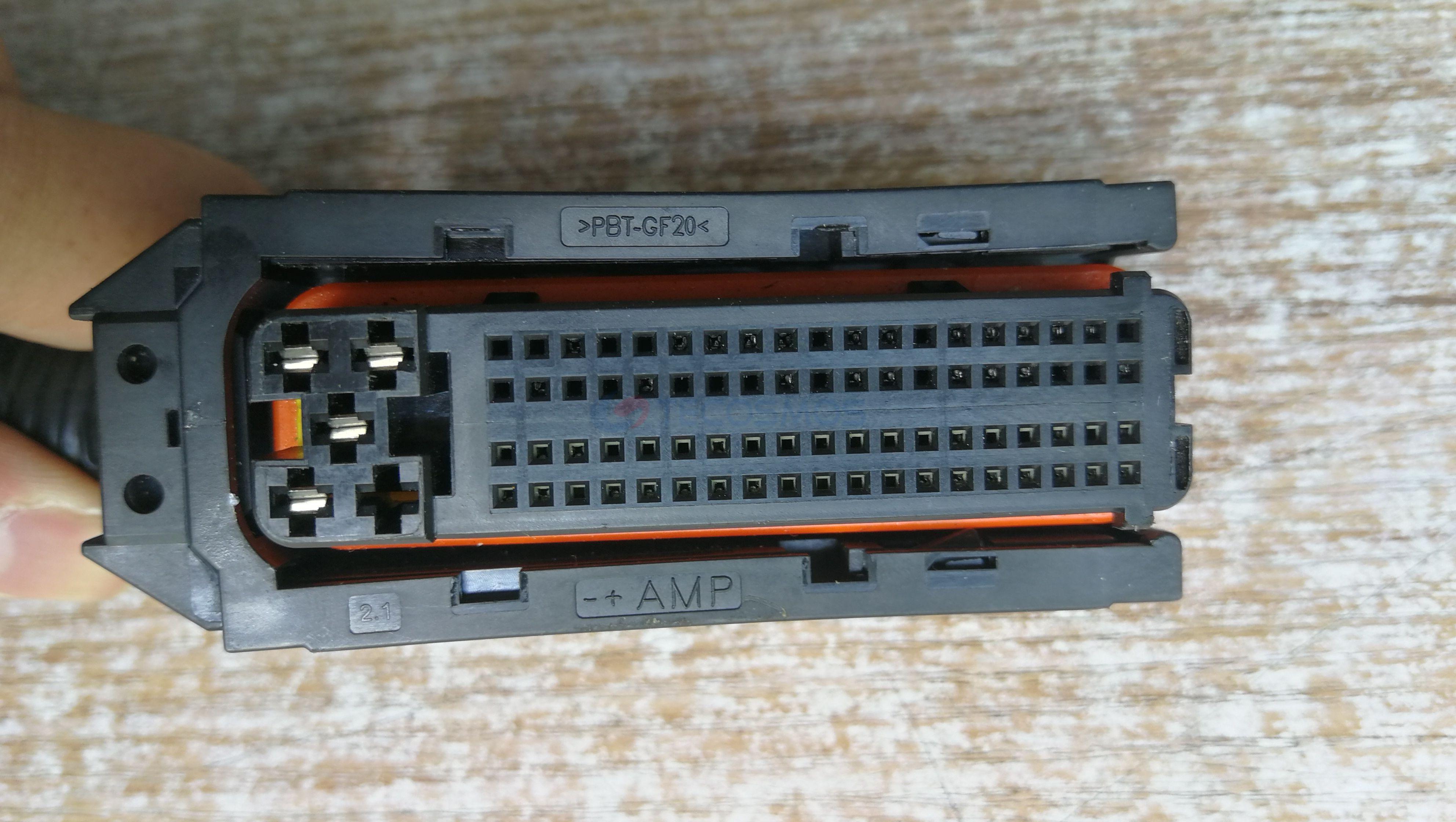 Car Connector For Computer board large wire outlet AMP standard 81 pin CT81-0001M