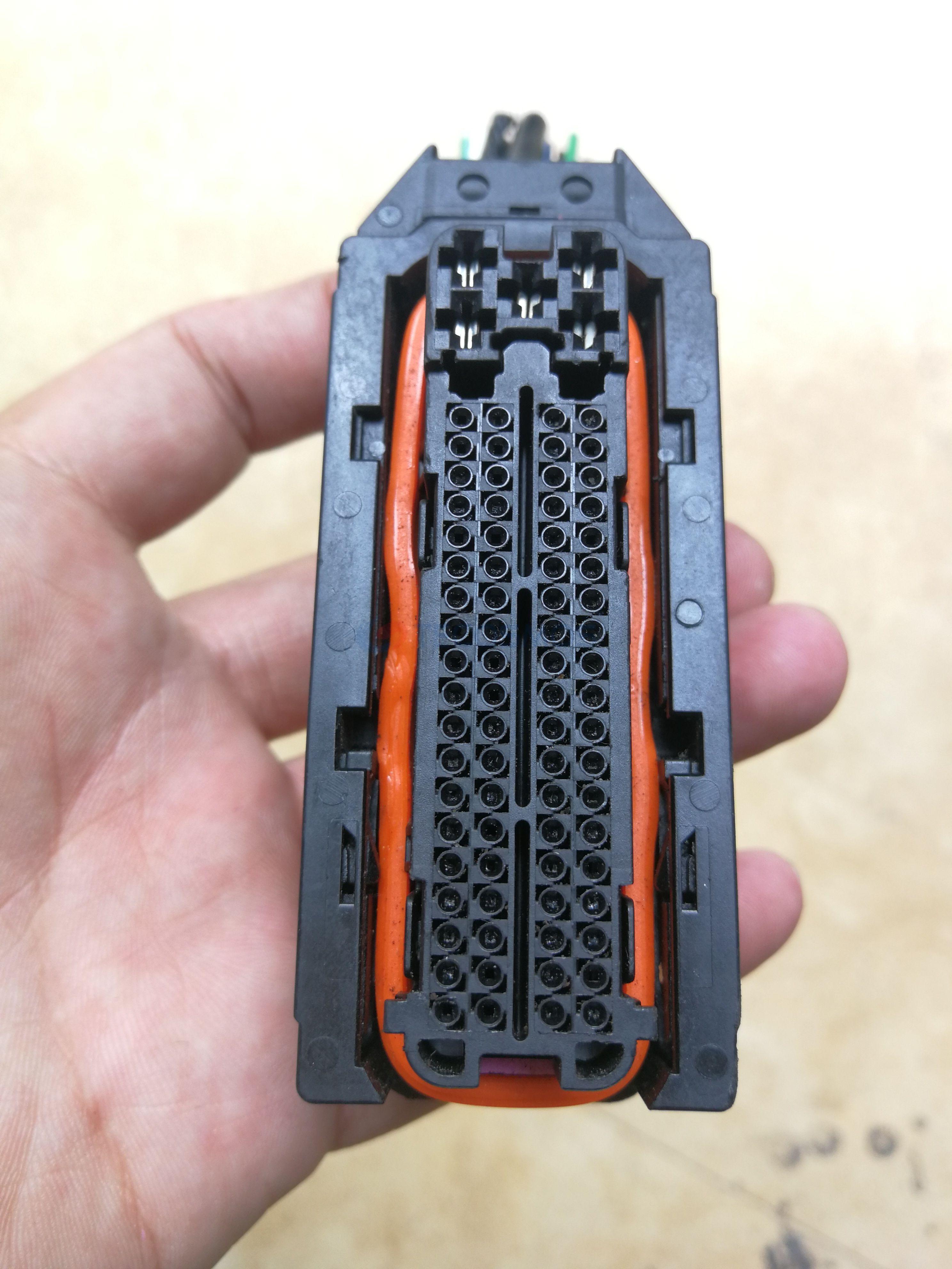 Car Connector For BYD computer board plug with 81 pins CT81-0002M