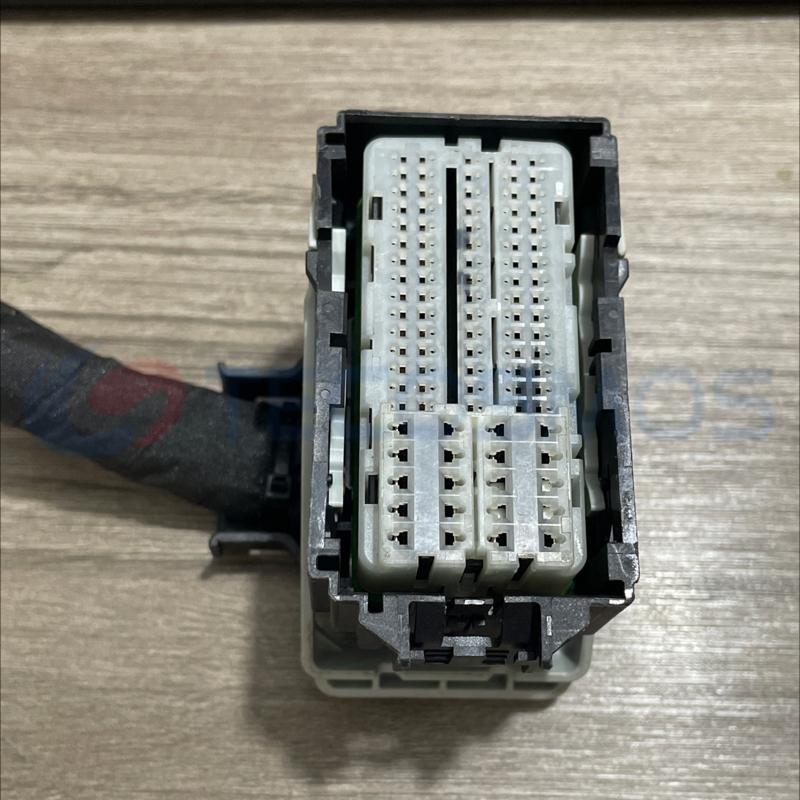 Car Connector For Ford PC version plug side outlet 95 pin CT95-0002M-1