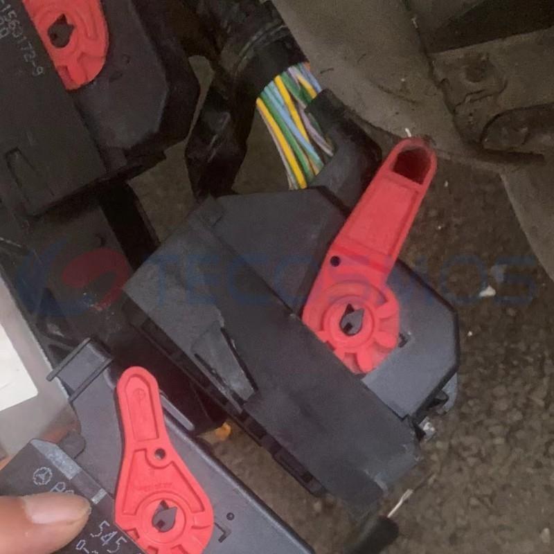 Car Connector For Mercedes Benz Red Button High Cap 96 Pins CT96-0004M-3